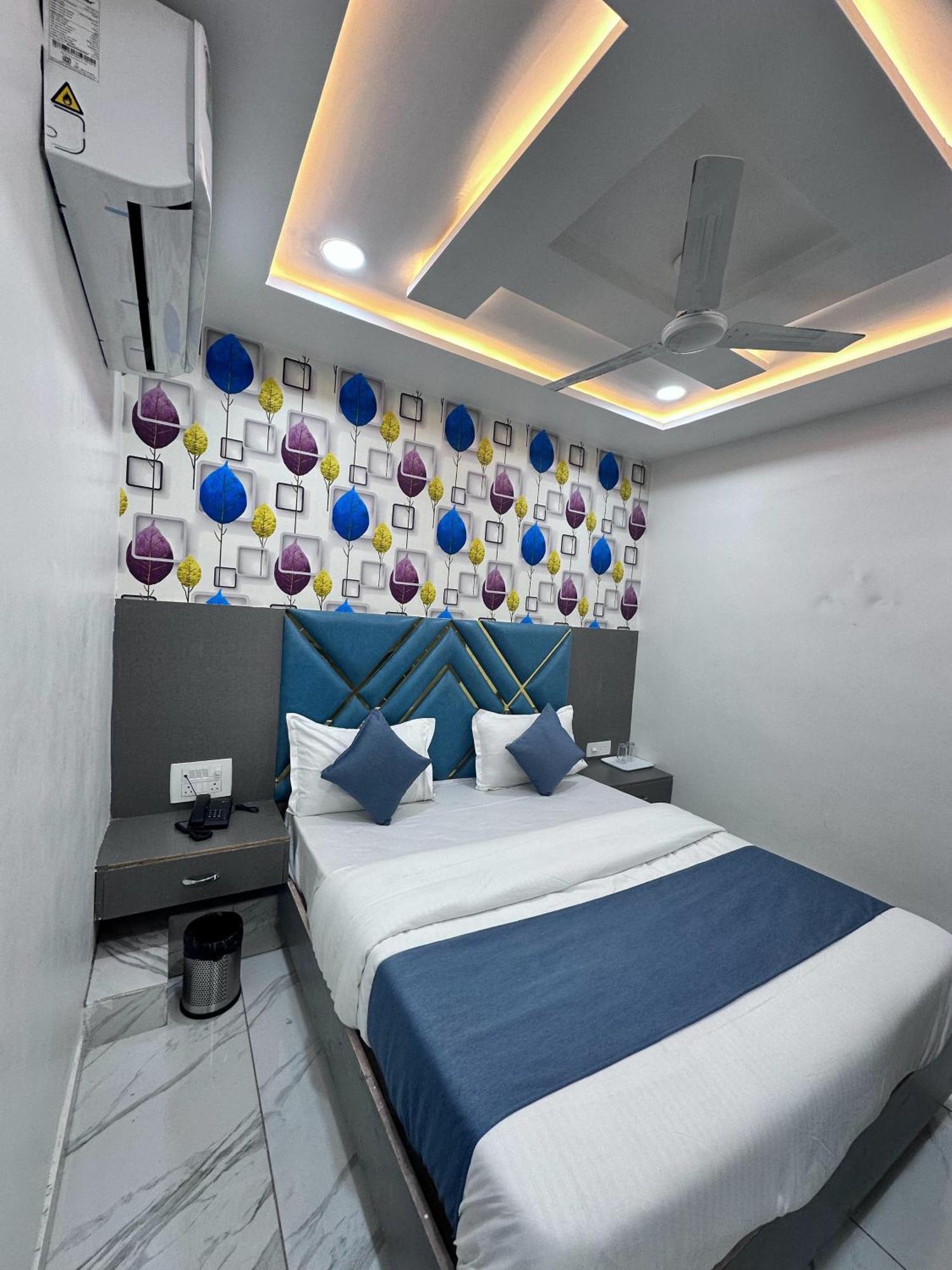 Hotel The Pacific Ahmedabad Airport Екстериор снимка