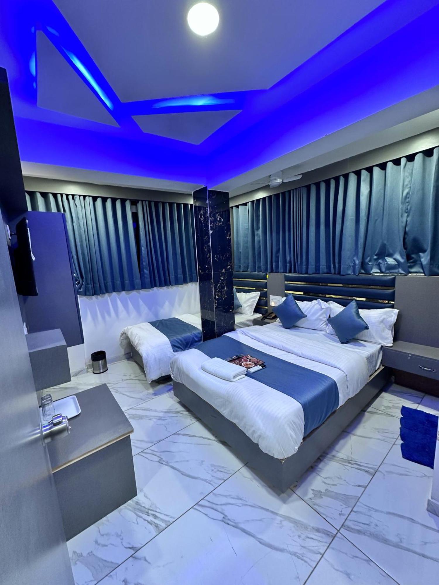 Hotel The Pacific Ahmedabad Airport Екстериор снимка