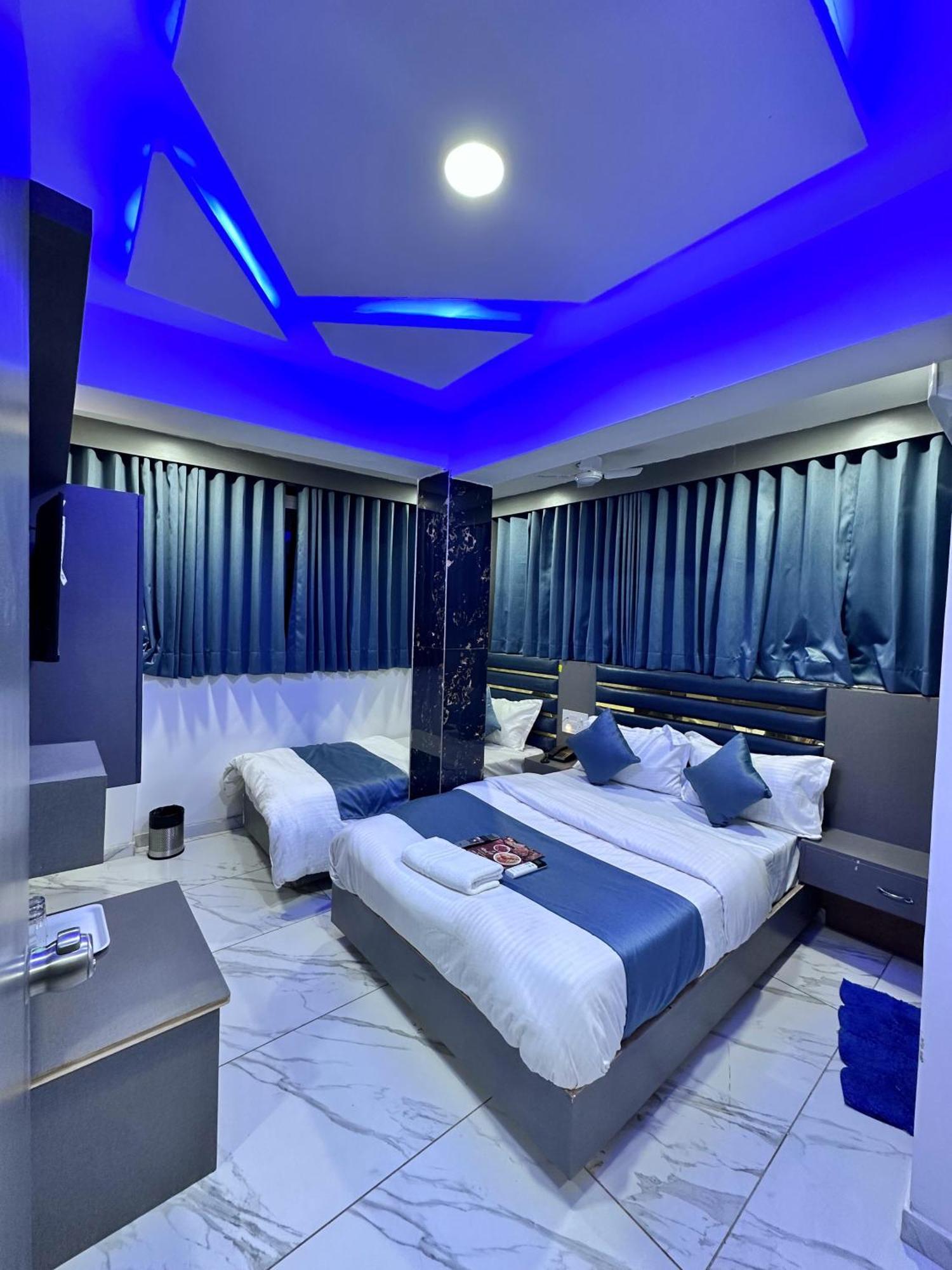 Hotel The Pacific Ahmedabad Airport Екстериор снимка