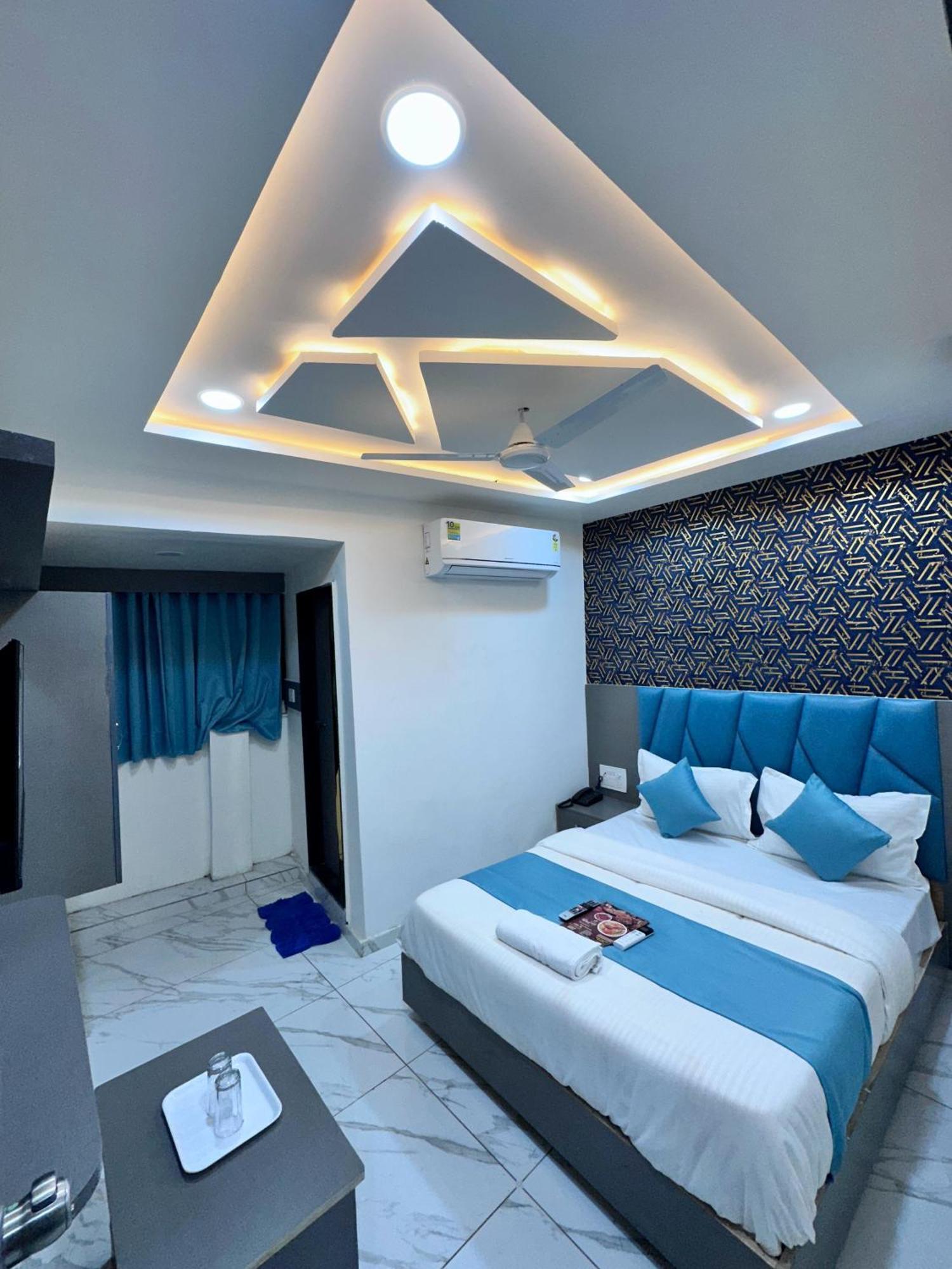 Hotel The Pacific Ahmedabad Airport Екстериор снимка